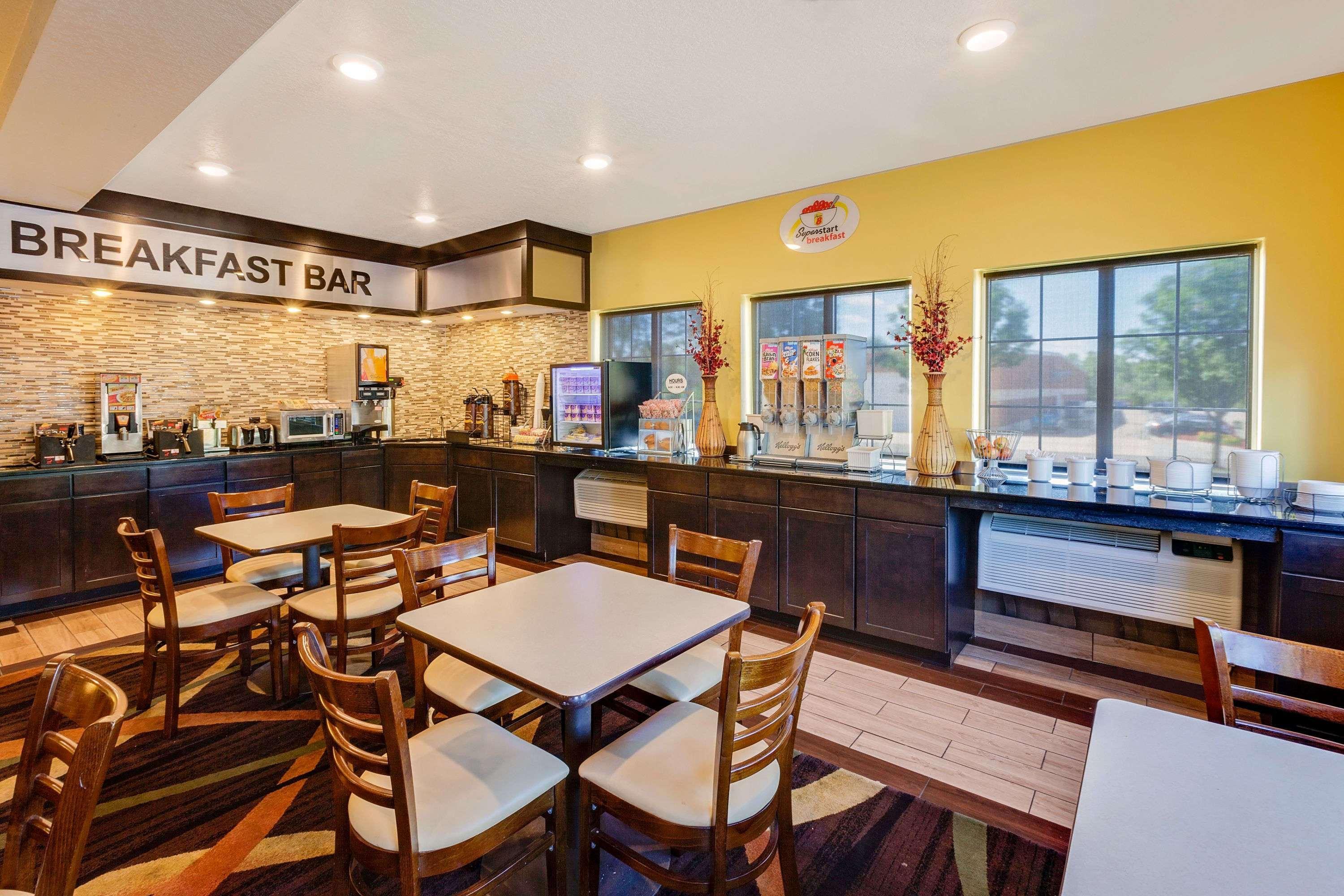 Super 8 By Wyndham Akron S/Green/Uniontown Oh Exteriör bild