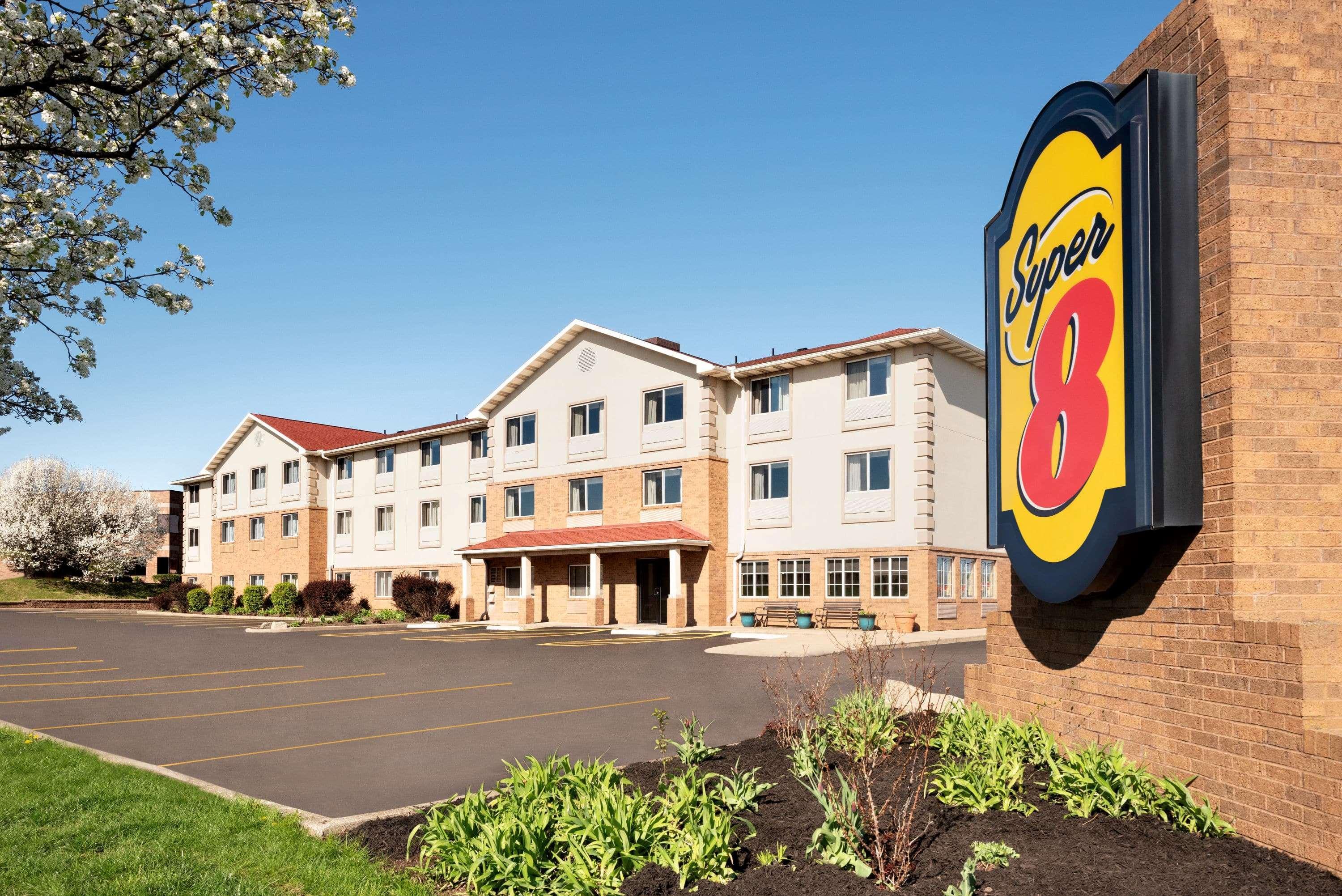 Super 8 By Wyndham Akron S/Green/Uniontown Oh Exteriör bild