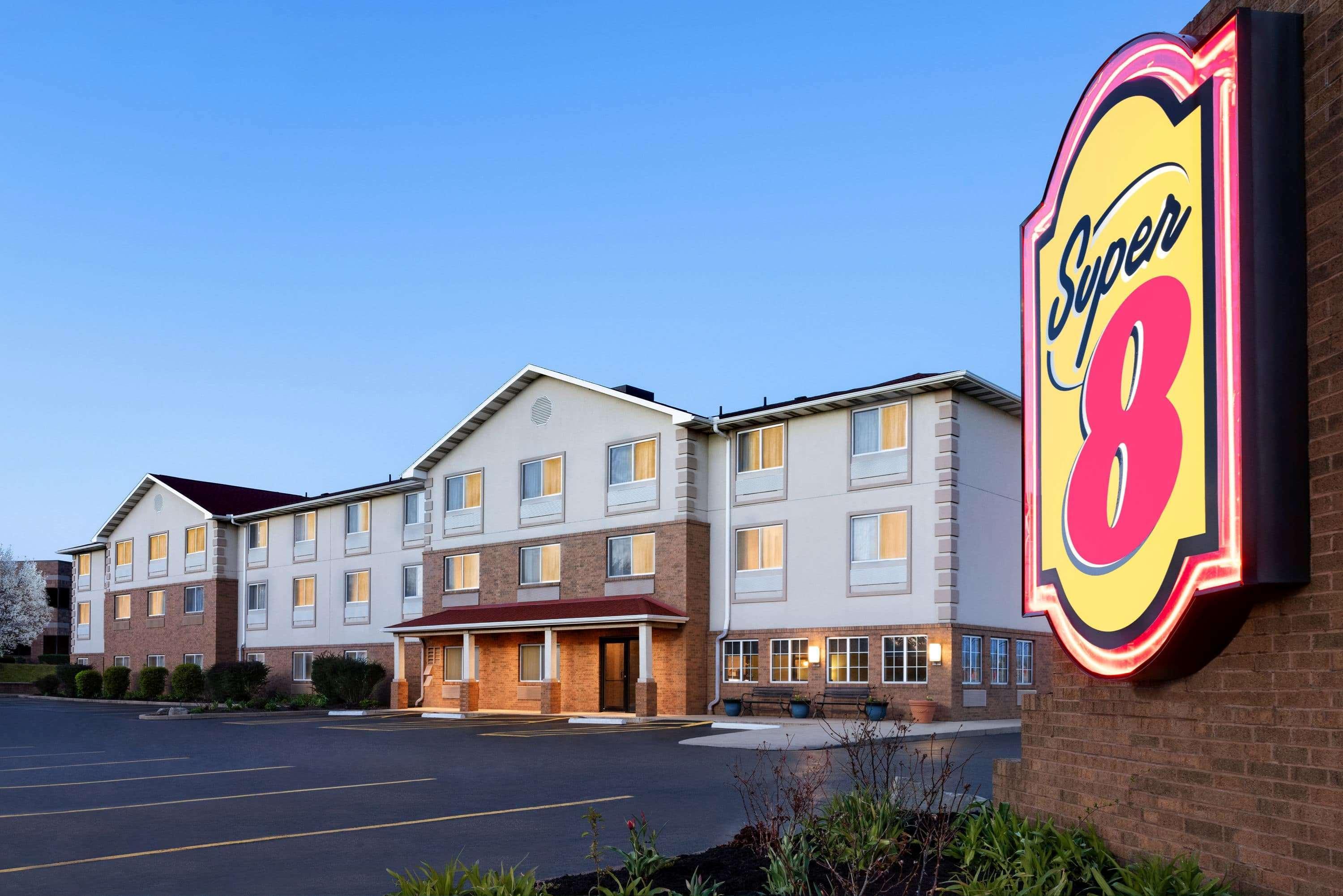 Super 8 By Wyndham Akron S/Green/Uniontown Oh Exteriör bild